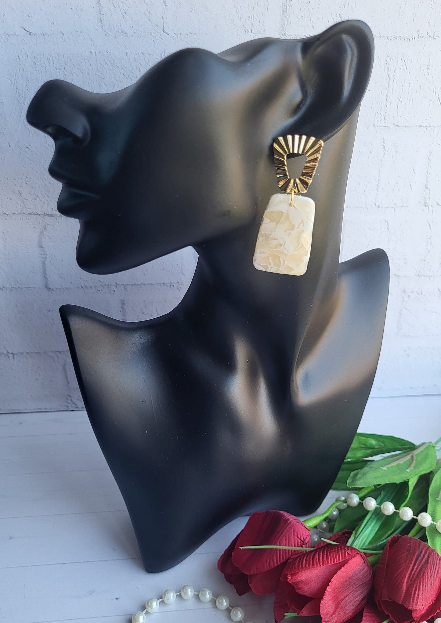 Elegant Rectangular Polymer Clay Earrings with Textured Gold Detail/Marble-Inspired Polymer Clay Earrings with Golden Flair