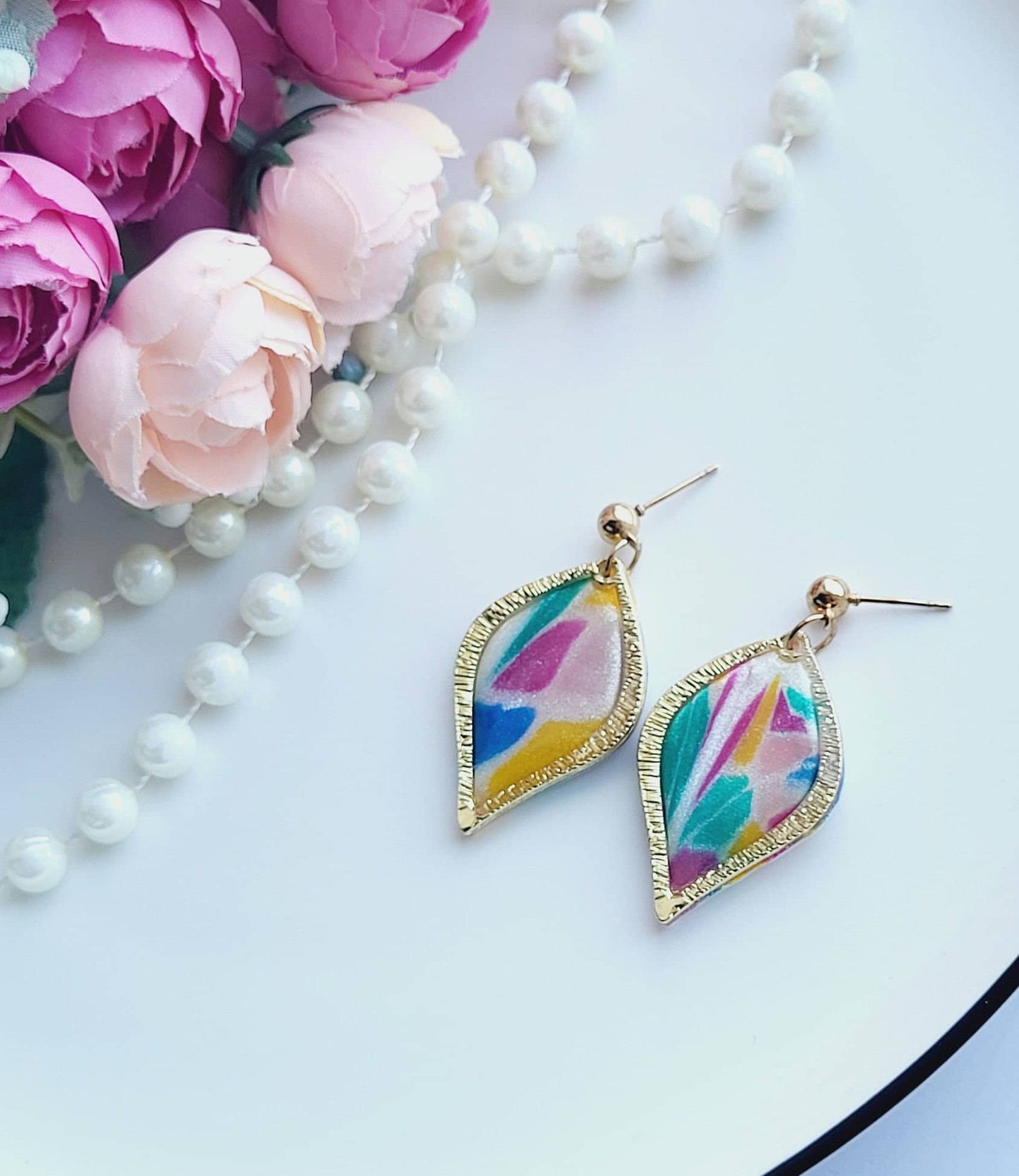 Handmade Leaf Dangle Earring | Polymer Clay Vibrant Green Earring | Nature-Inspired Jewelry Lightweight Earring | Dangle Earrings for Women