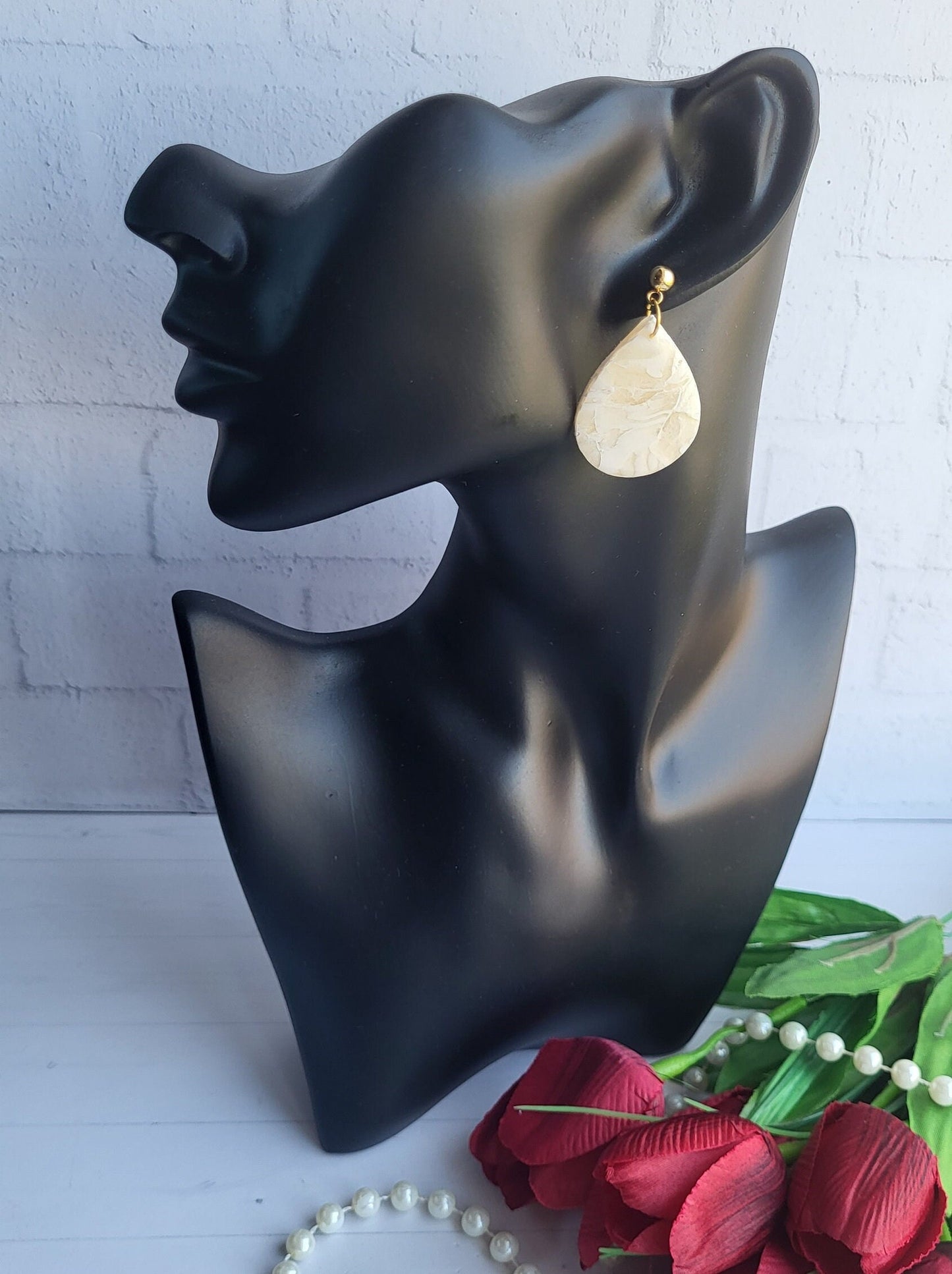 Elegant Beige Teardrop Polymer Clay Earrings/Handmade Neutral Marbled Drop Earrings/Minimalist Teardrop Clay/ Unique Beige Polymer Earrings