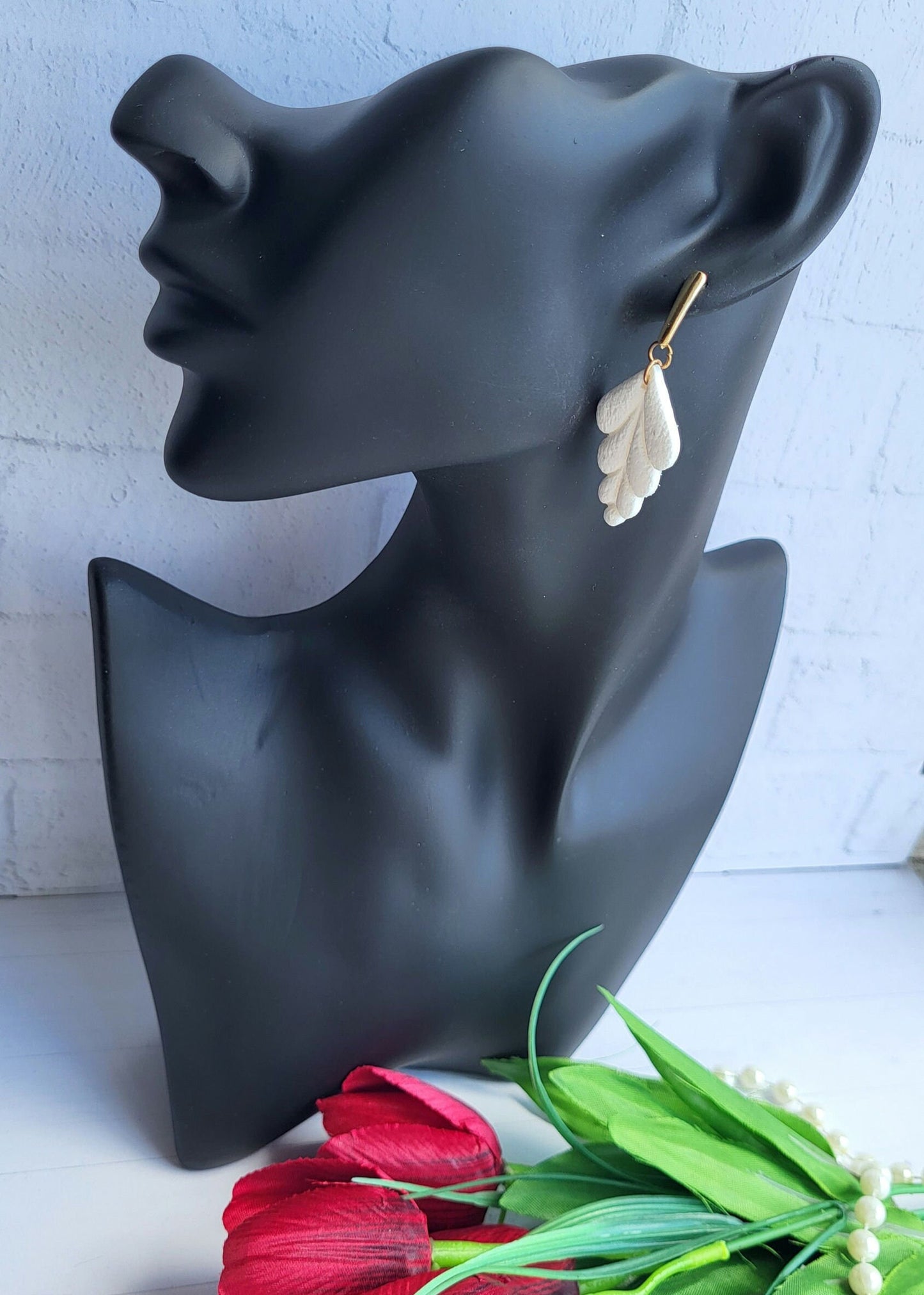 Elegant White Leaf Polymer Clay Earrings/Handmade Textured Leaf Earrings/Textured Leaf-Shaped Earrings