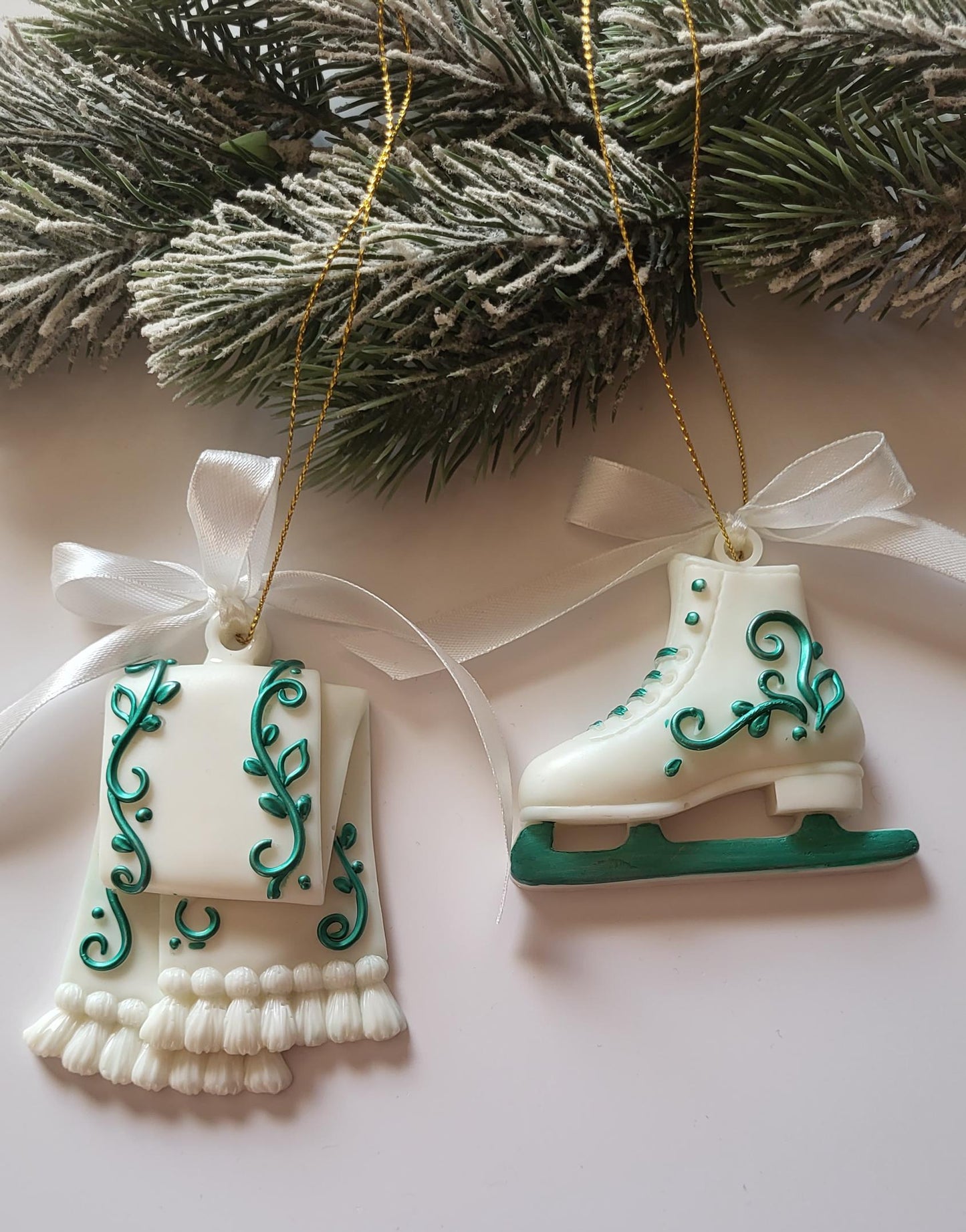 Handmade White and Green Epoxy Resin Christmas Ornaments with Elegant Designs/Unique Green and White Ornaments