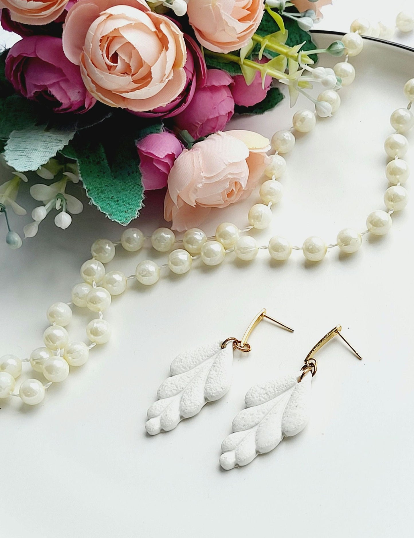 Elegant White Leaf Polymer Clay Earrings/Handmade Textured Leaf Earrings/Textured Leaf-Shaped Earrings