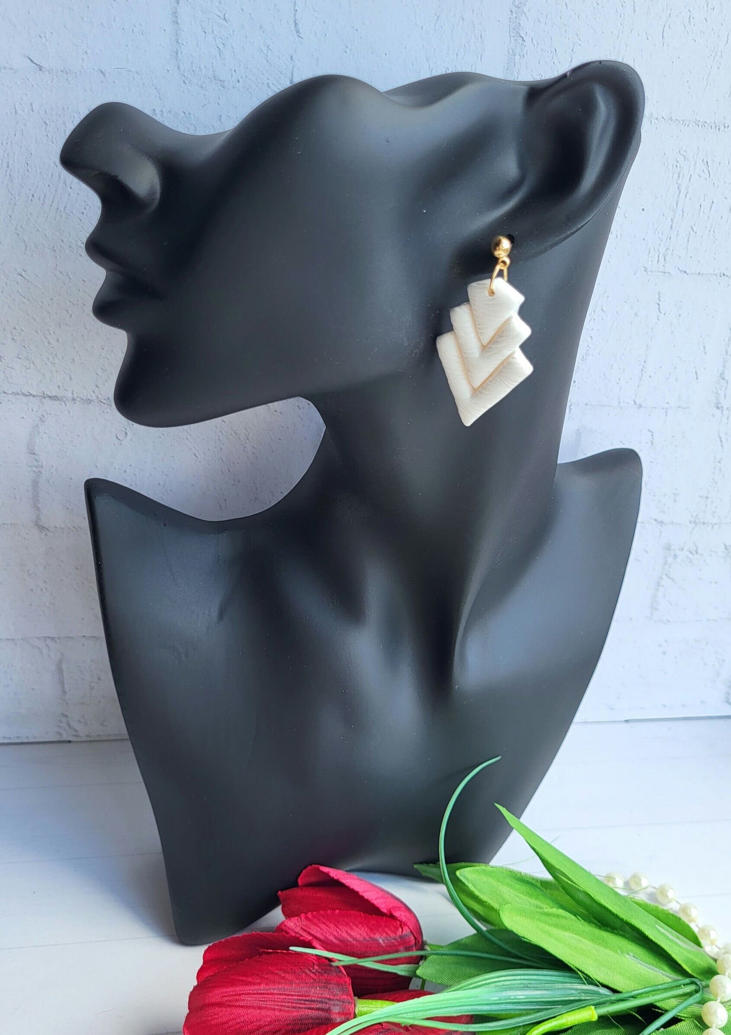 Textured White Chevron Polymer Clay Earrings/Elegant Chevron-Shaped Earrings/Artistic Chevron Clay Earrings
