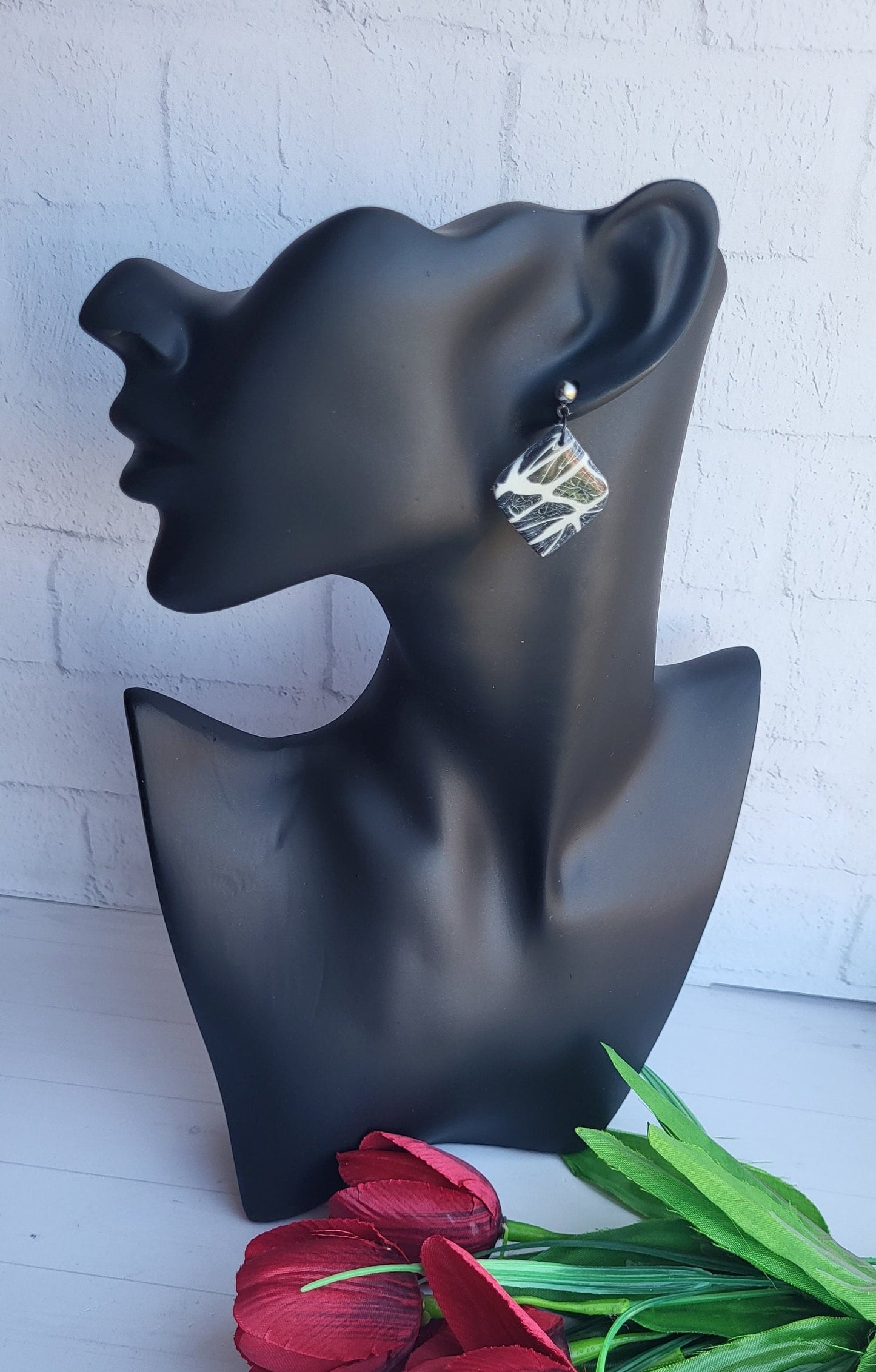 Monochrome Leaf Imprint Polymer Clay Earrings/Elegant Leaf Design Clay Earrings/Modern Art Leaf-Inspired Earrings/Geometric Clay Earrings