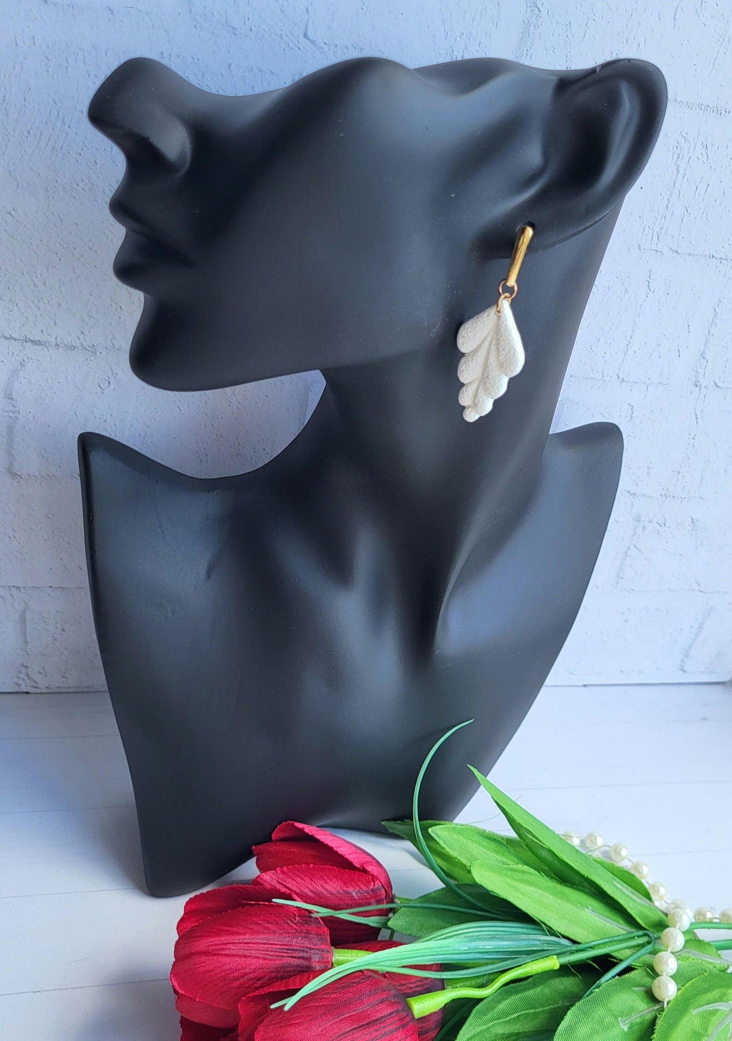 Elegant White Leaf Polymer Clay Earrings/Handmade Textured Leaf Earrings/Textured Leaf-Shaped Earrings