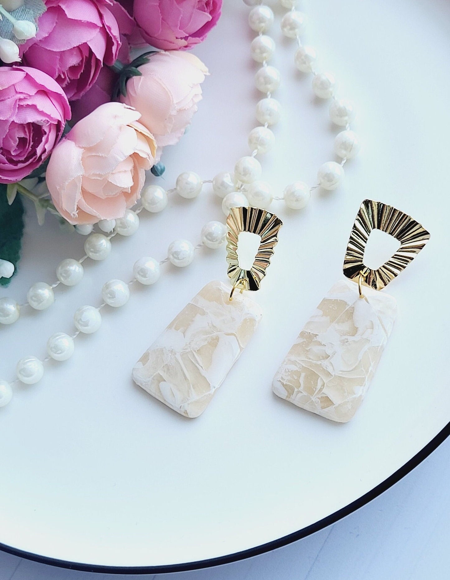 Elegant Rectangular Polymer Clay Earrings with Textured Gold Detail/Marble-Inspired Polymer Clay Earrings with Golden Flair