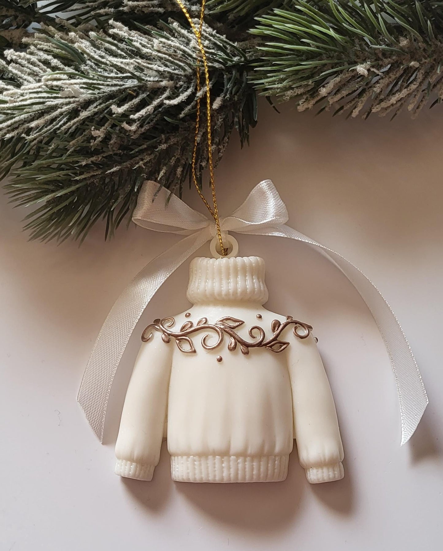 Rustic White and Brown Handmade Epoxy Resin Christmas Ornaments/Unique Handmade Christmas Decorations in Neutral Tones