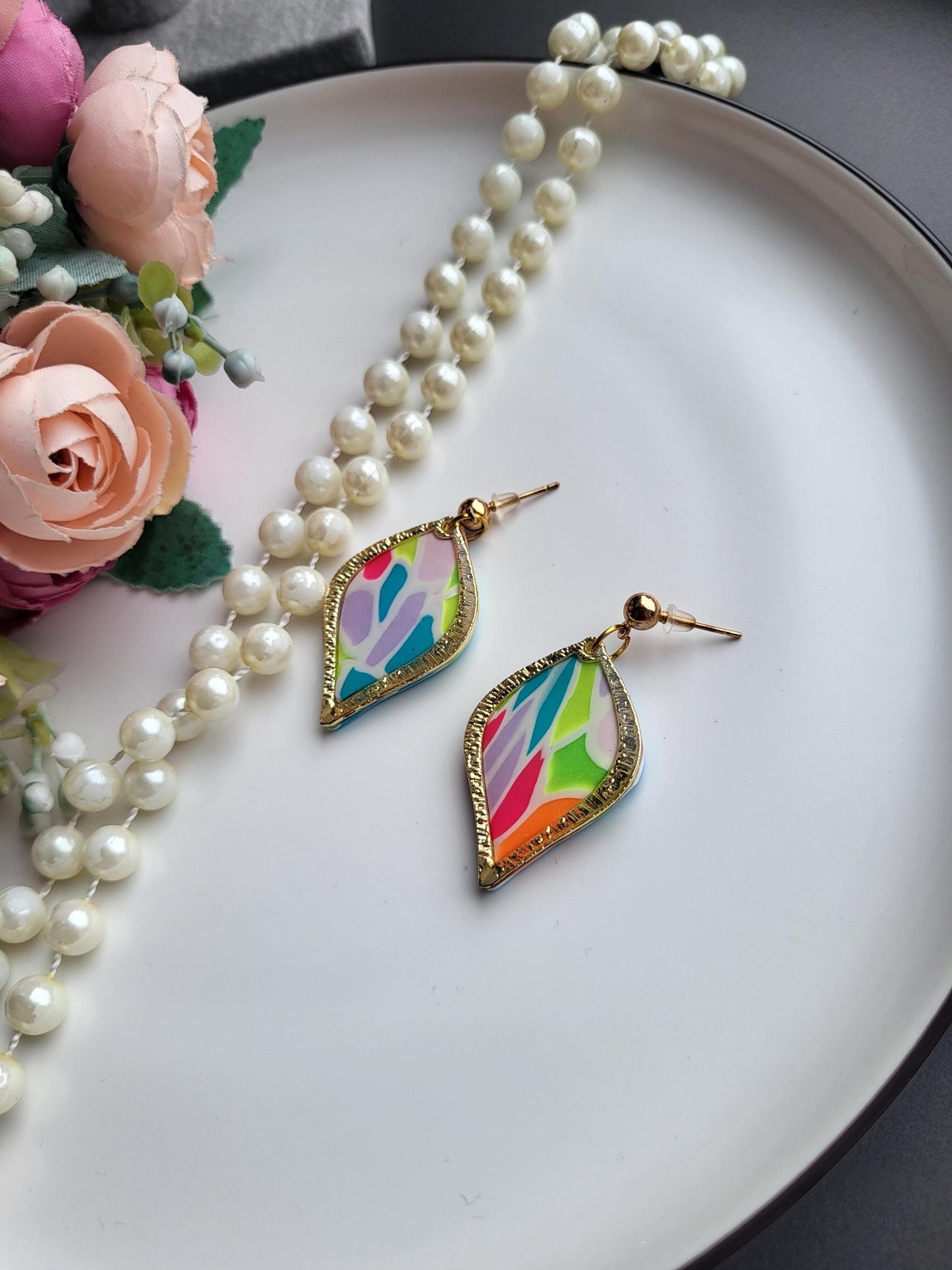 Vibrant Mosaic Leaf Polymer Clay Earrings/Handmade Colorful Leaf Drop Earrings/Multicolor Artistic Leaf Earrings