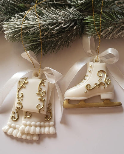 Stylish Epoxy Resin Holiday Decor for a Magical Christmas/Golden Embellished Resin Ornaments for a Sophisticated Christmas