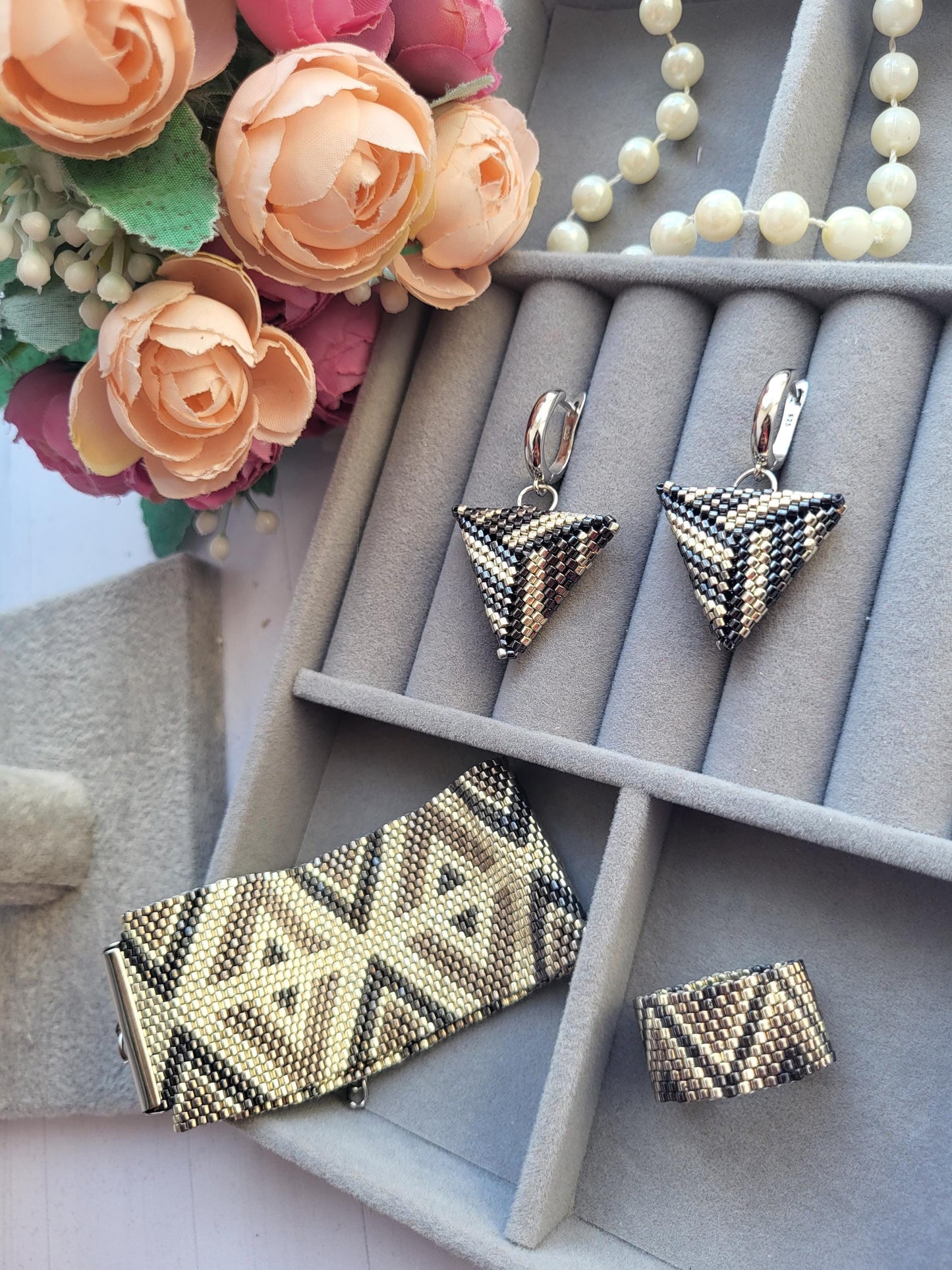 Geometric Beaded Jewelry Set – Handmade Bracelet 15×3 cm, Ring and  Earrings/Black and silver Beaded Jewelry Set