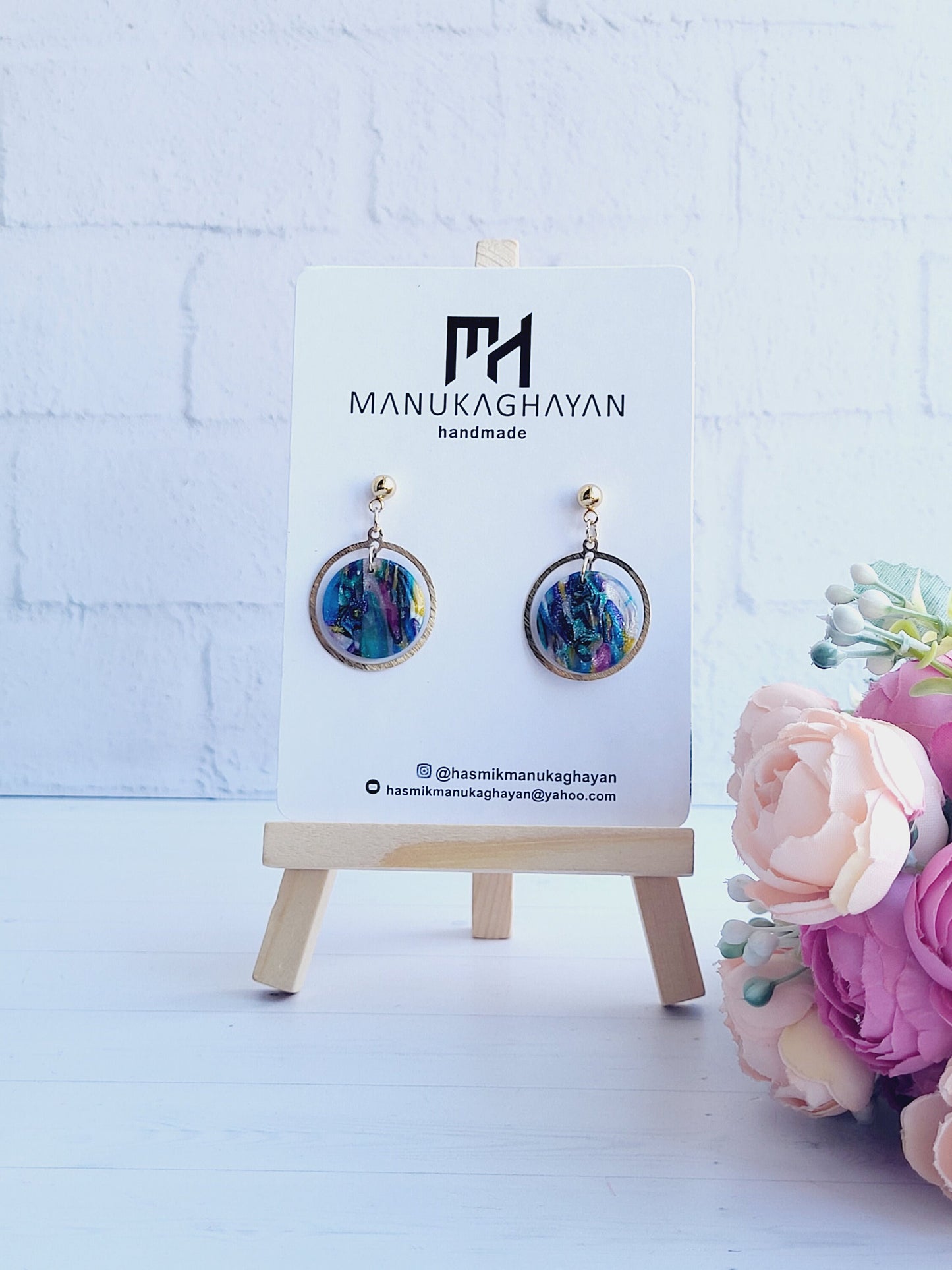 Artistic Multicolor Earrings Featuring Vibrant Polymer Clay Design/Glossy Round Earrings with Bold Abstract Patterns and Gold Details