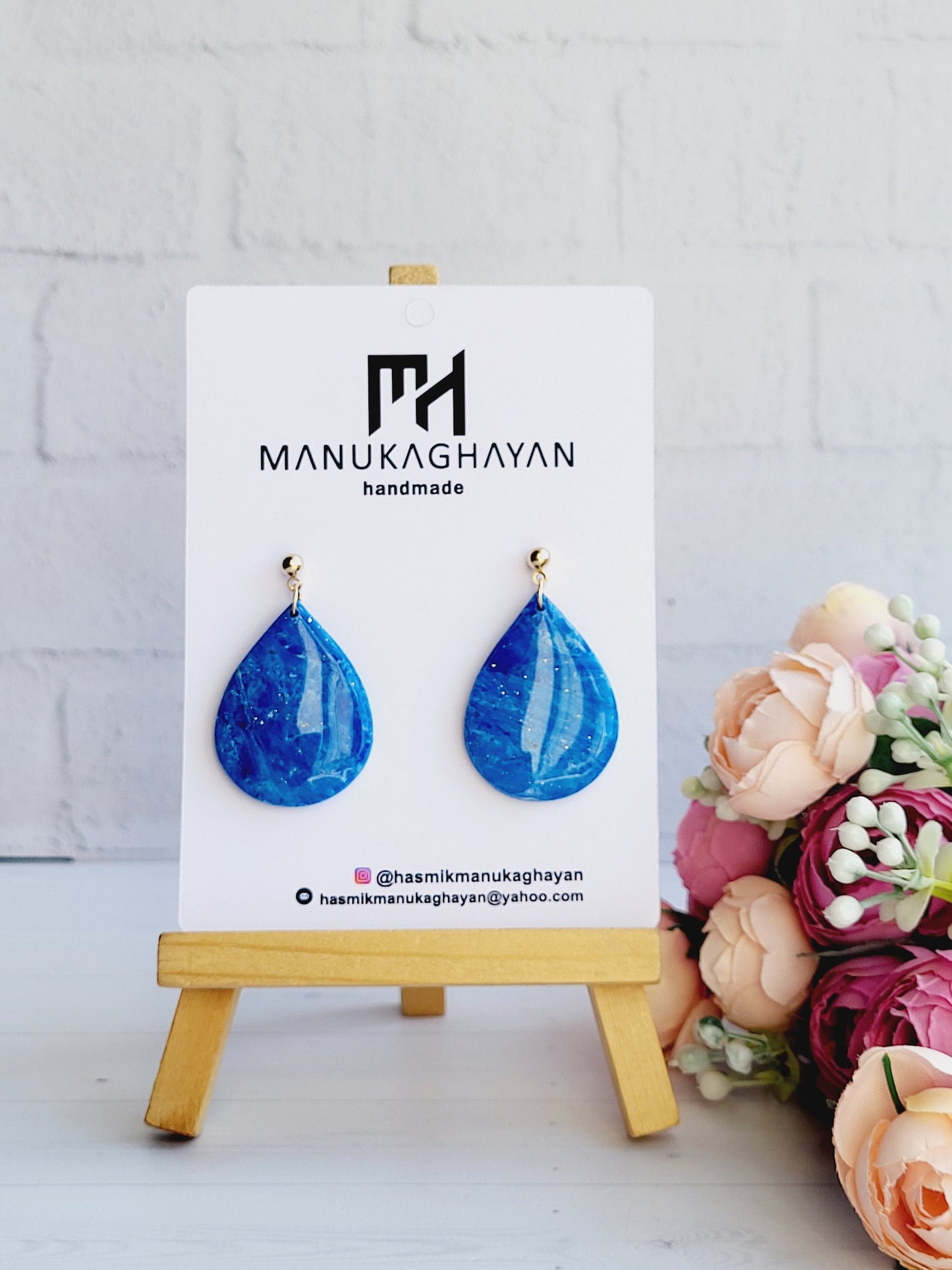 Modern Blue Teardrop Earrings with a Sleek Marble Effect/Unique Handmade Earrings Featuring Artistic Blue Details