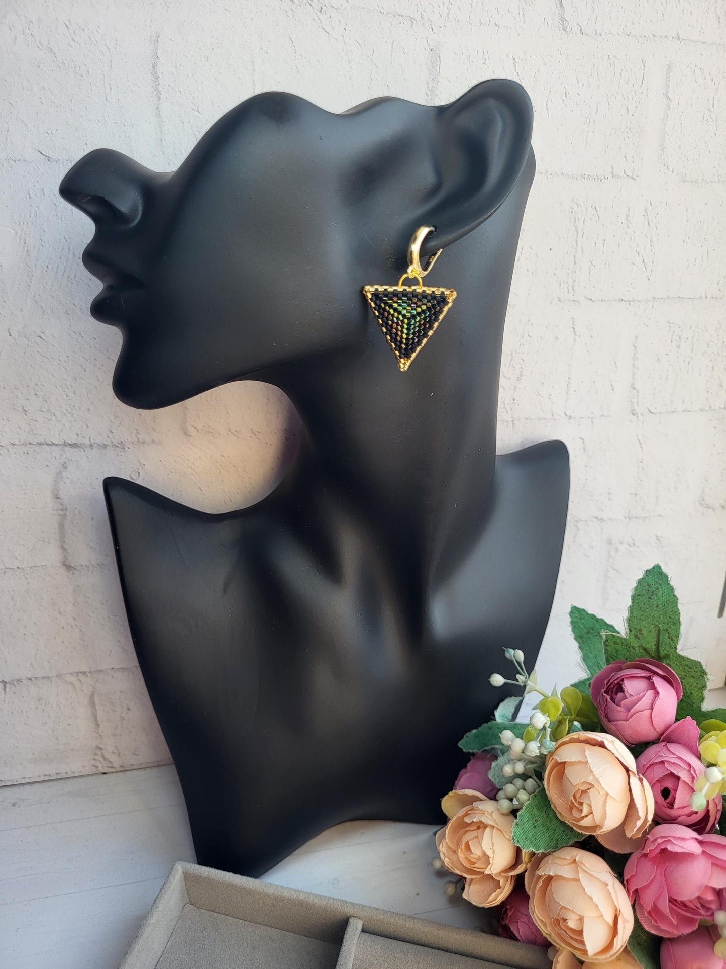 Handcrafted Beaded Jewelry Set with Bracelet and Triangle Rings – Elegant Black and Gold Design/Elegant Beaded  Set – Perfect Gift Idea