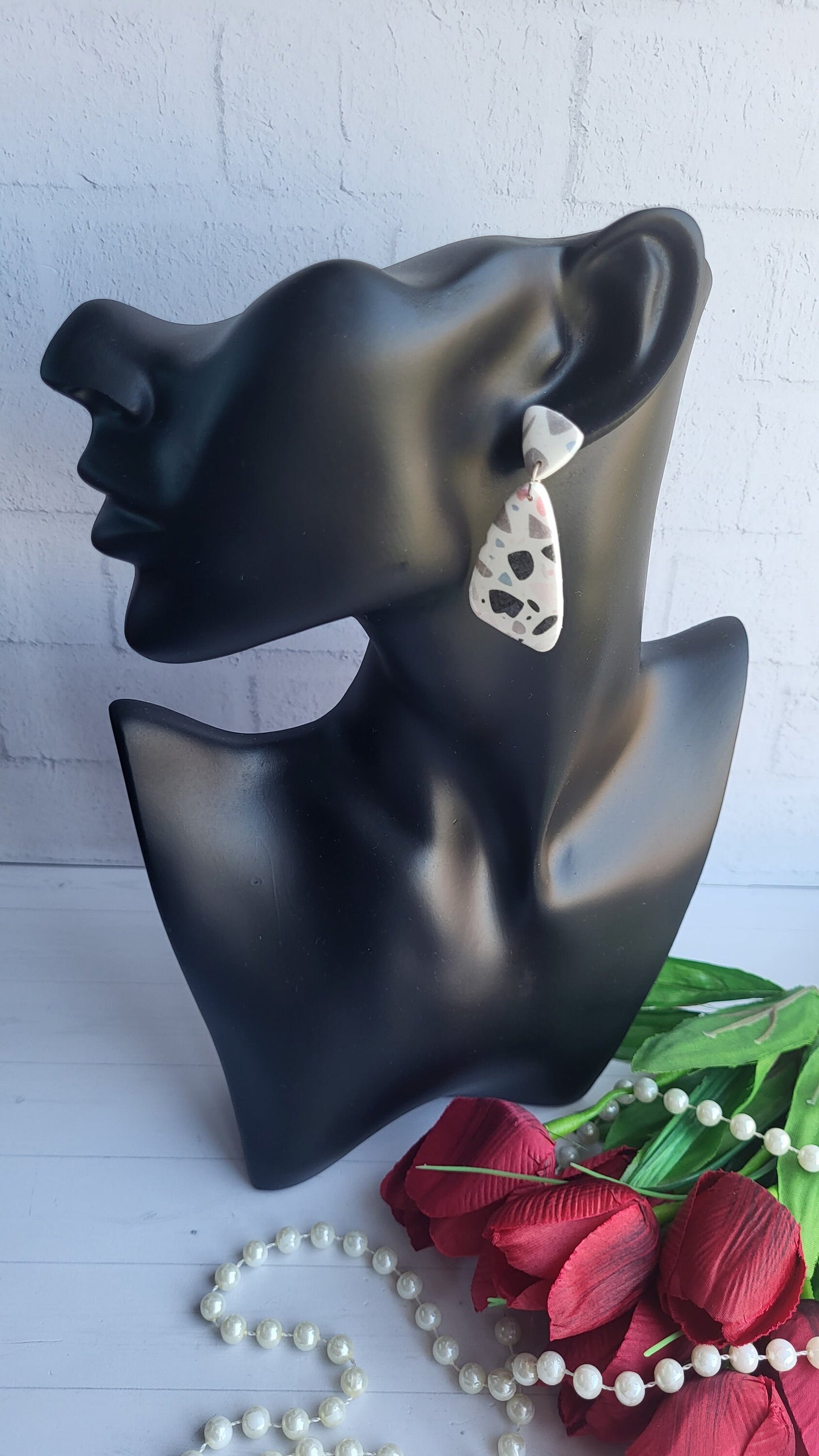 Terrazzo-Inspired Polymer Clay Earrings/Minimalist White Earrings with Abstract Patterns/Modern Abstract Handmade Clay Earrings