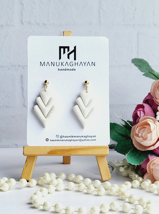 Textured White Chevron Polymer Clay Earrings/Elegant Chevron-Shaped Earrings/Artistic Chevron Clay Earrings