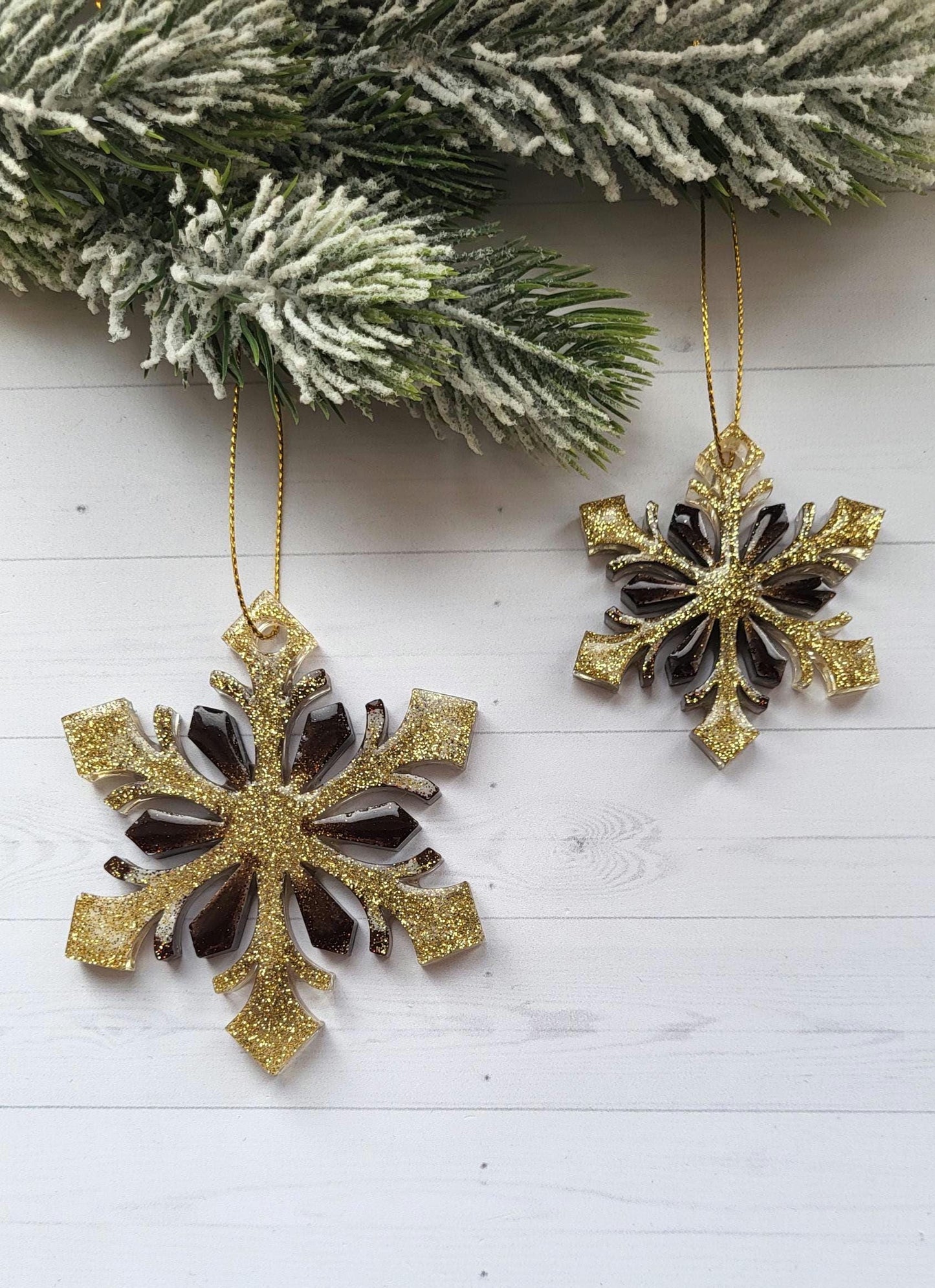 Stylish Holiday Decor | Handmade Epoxy Resin Christmas Ornaments Set | Deer and House | Resin Christmas Tree Toys | Xmas Tree Decorations