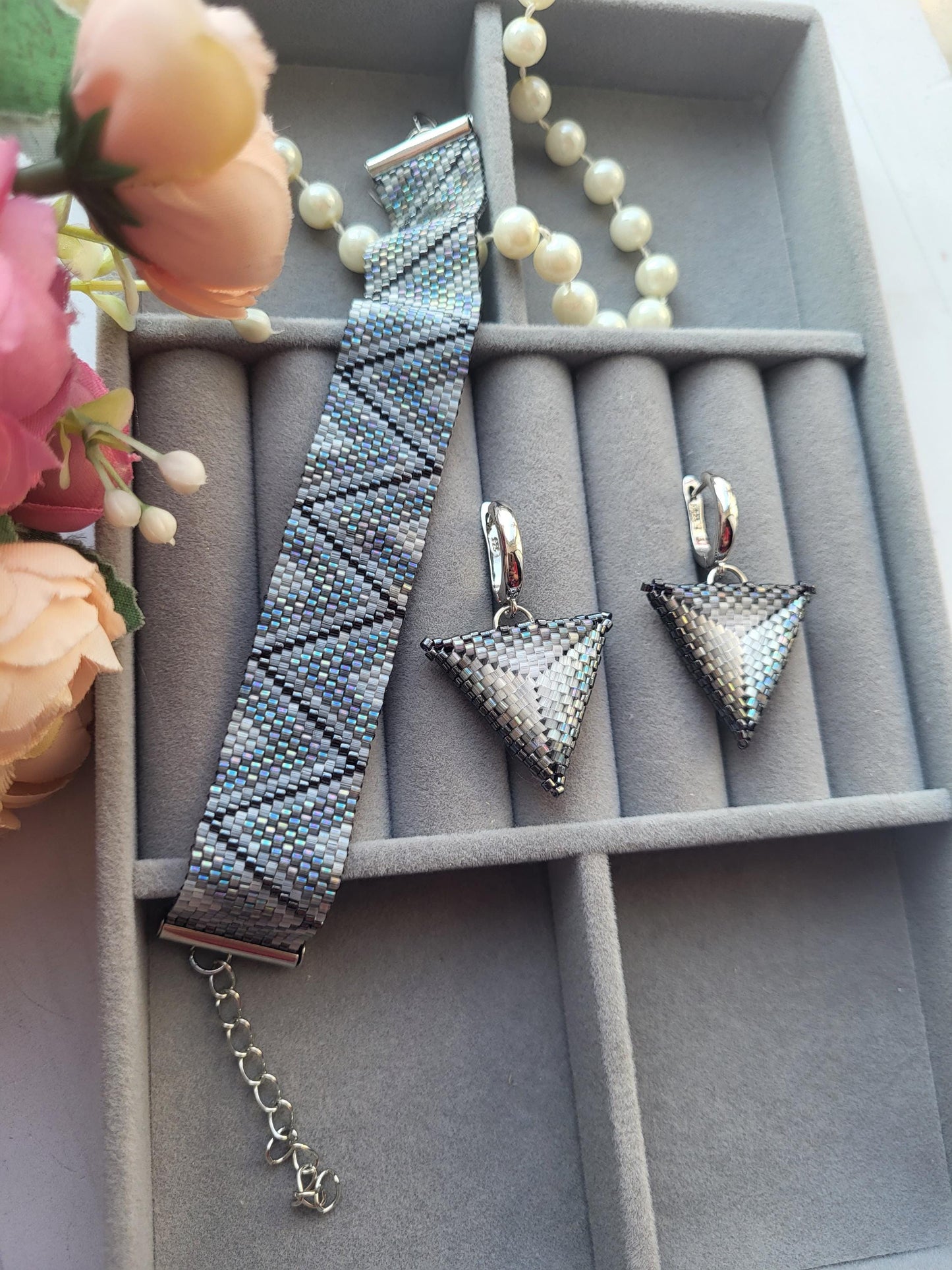 Handmade Shiny Miyuki Beaded Jewelry Set – Earrings and  Bracelet/Handwoven Triangle Earrings and Bracelet – Shiny Beaded Jewelry Set