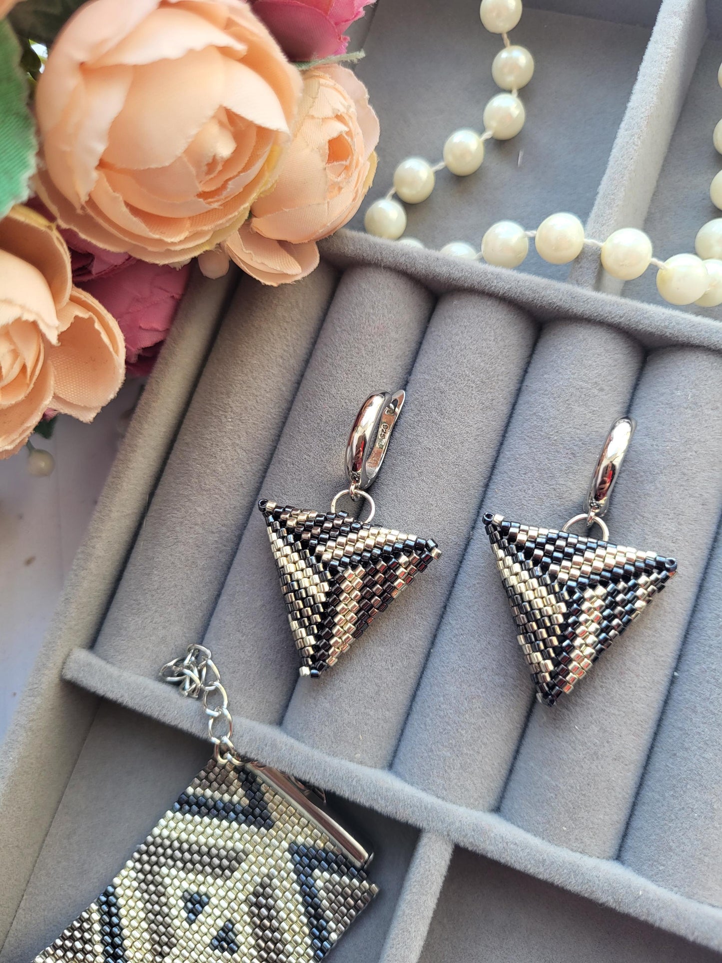 Geometric Beaded Jewelry Set – Handmade Bracelet 15×3 cm, Ring and  Earrings/Black and silver Beaded Jewelry Set