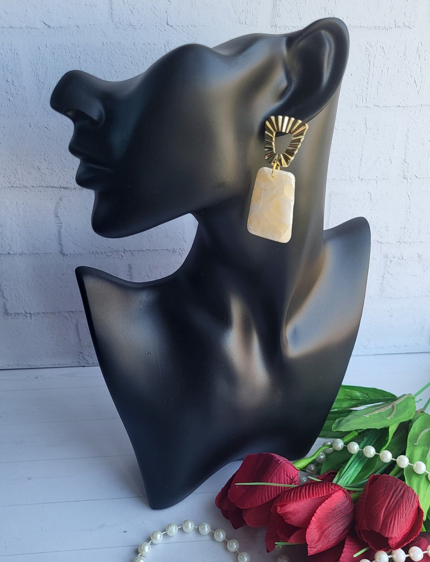 Elegant Rectangular Polymer Clay Earrings with Textured Gold Detail/Marble-Inspired Polymer Clay Earrings with Golden Flair