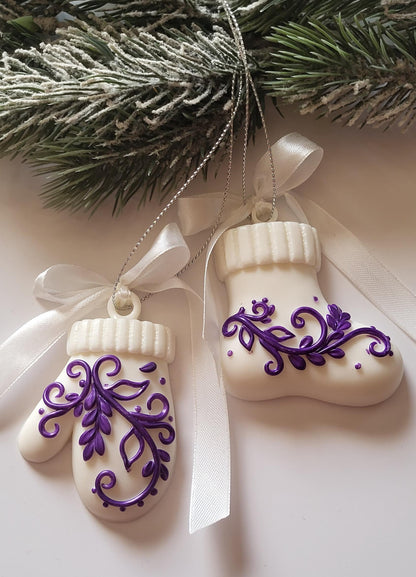 White and Purple Epoxy Resin Ornaments for Festive Holiday Decor/Handcrafted Epoxy Resin Christmas Charms in White and Purple