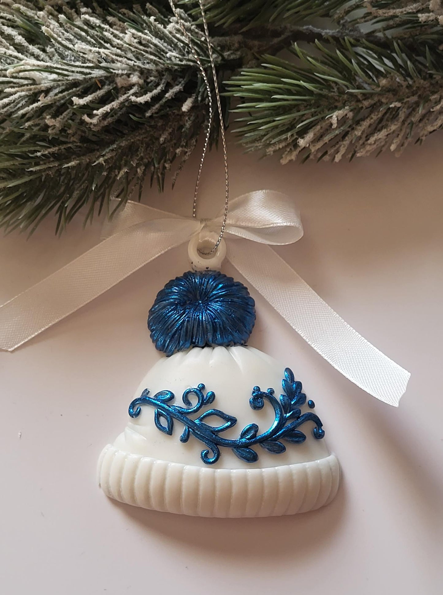Elegant Blue and White Epoxy Resin Christmas Tree Ornament Set/Unique Set of 6 Resin Christmas Ornaments: Winter Clothing and Accessories