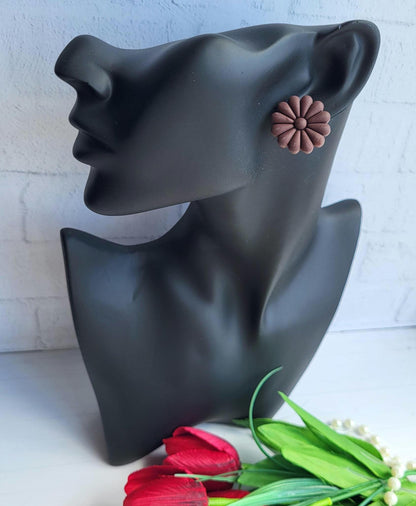 Minimalist Flower-Shaped Earrings in Deep Plum Tone/Handmade Dark Floral Polymer Clay Stud Earrings/Lightweight Floral Studs