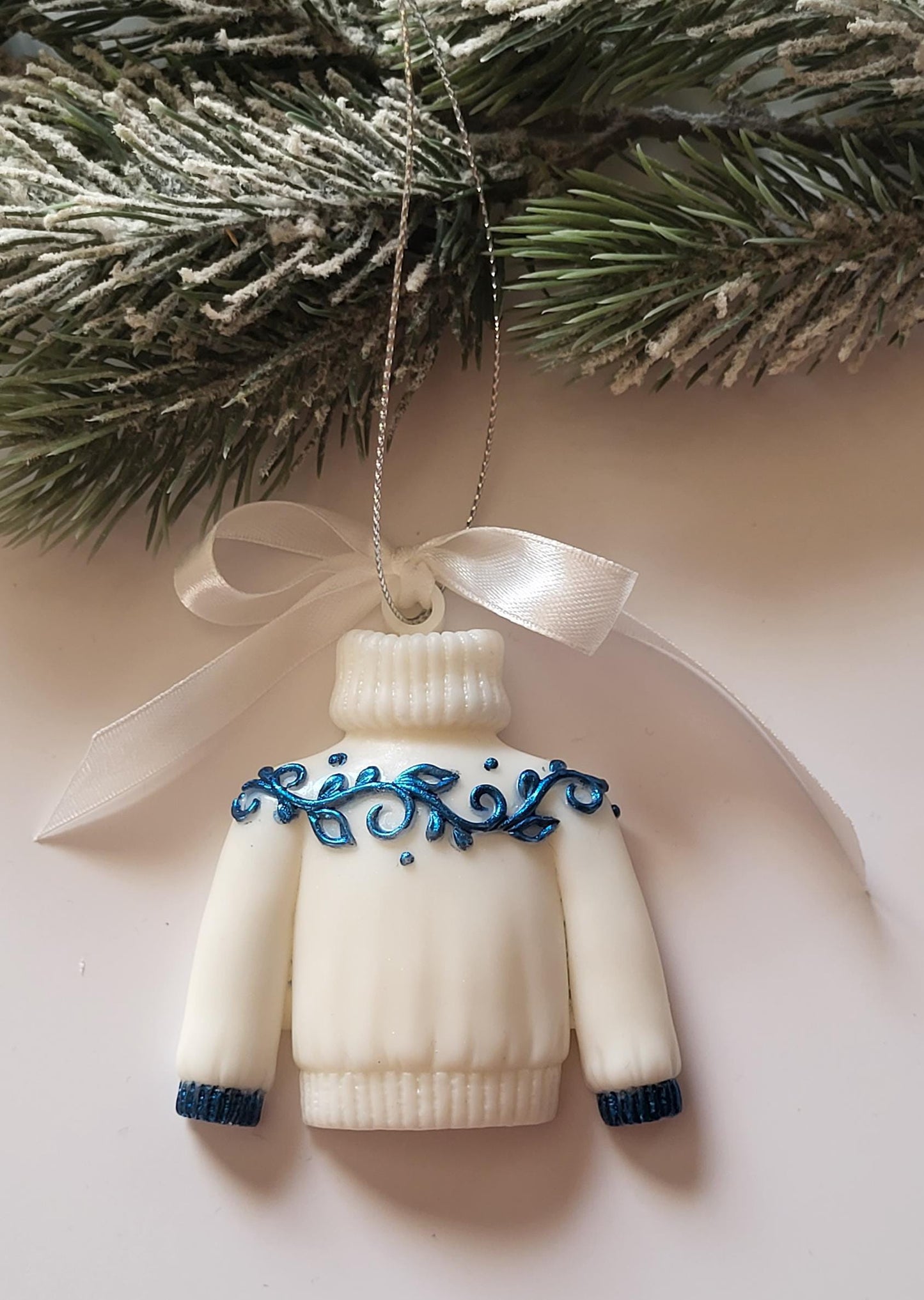 Elegant Blue and White Epoxy Resin Christmas Tree Ornament Set/Unique Set of 6 Resin Christmas Ornaments: Winter Clothing and Accessories
