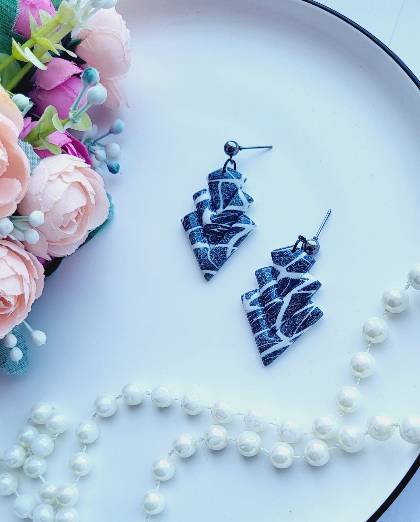 Monochrome Leaf-Inspired Polymer Clay Earrings/Geometric Textured Polymer Clay Earrings/Unique Sculpted Clay Statement Earrings