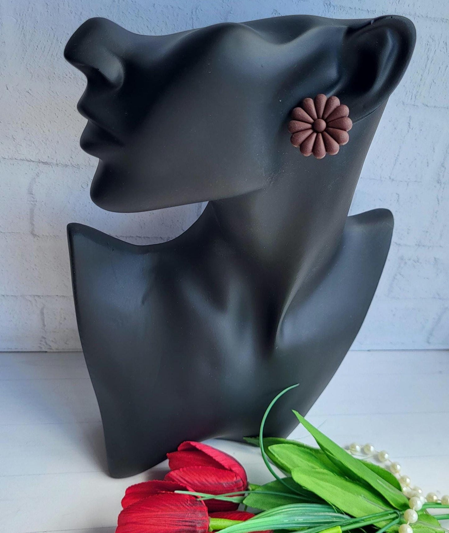 Minimalist Flower-Shaped Earrings in Deep Plum Tone/Handmade Dark Floral Polymer Clay Stud Earrings/Lightweight Floral Studs