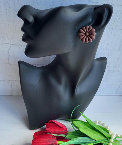 Minimalist Flower-Shaped Earrings in Deep Plum Tone/Handmade Dark Floral Polymer Clay Stud Earrings/Lightweight Floral Studs