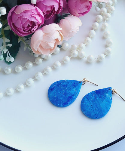 Modern Blue Teardrop Earrings with a Sleek Marble Effect/Unique Handmade Earrings Featuring Artistic Blue Details